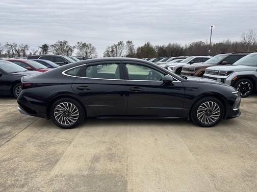 2024 Hyundai SONATA Hybrid Limited