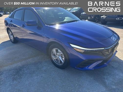 2025 Hyundai ELANTRA SE