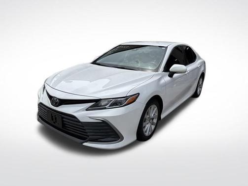 White 2022 Toyota Camry LE