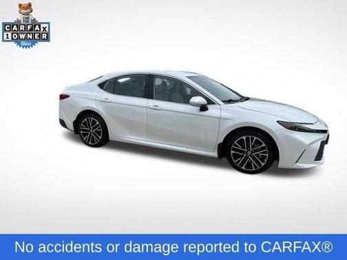 Pearl 2025 Toyota Camry XLE