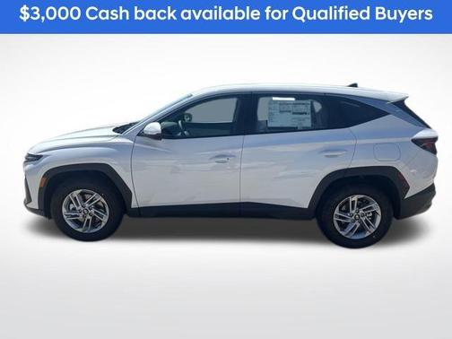 White Pearl 2026 Hyundai TUCSON SE
