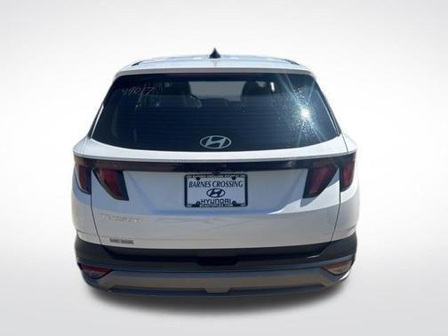 White Pearl 2026 Hyundai TUCSON SE