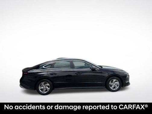 Black 2025 Hyundai SONATA SE