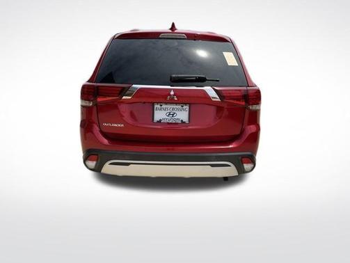 Red 2020 Mitsubishi Outlander ES