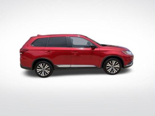 Red 2020 Mitsubishi Outlander ES