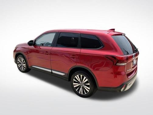 Red 2020 Mitsubishi Outlander ES