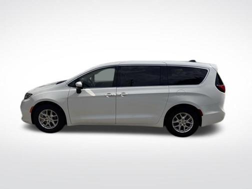 Bright White Clearcoat 2023 Chrysler Pacifica Touring-L