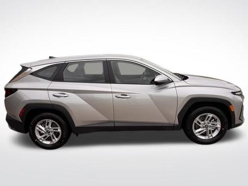 Shimmering Silver 2026 Hyundai TUCSON SE