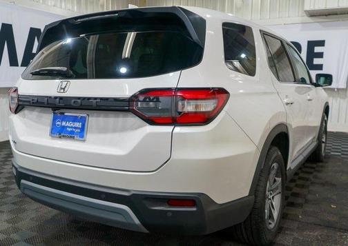 2023 Honda Pilot EX-L 8-Passenger