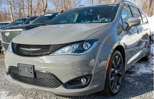 2020 Chrysler Pacifica Touring-L