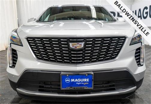 2022 Cadillac XT4 Premium Luxury
