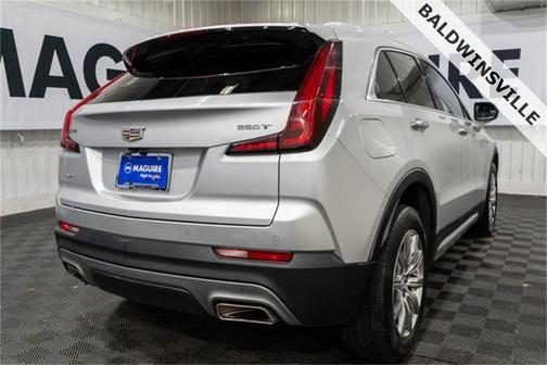 2022 Cadillac XT4 Premium Luxury