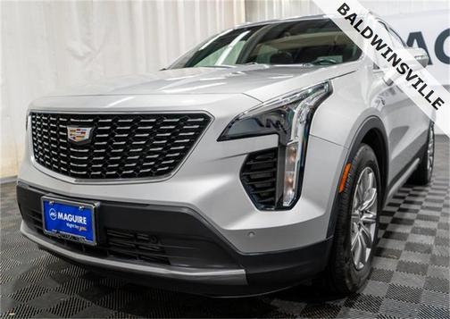 2022 Cadillac XT4 Premium Luxury