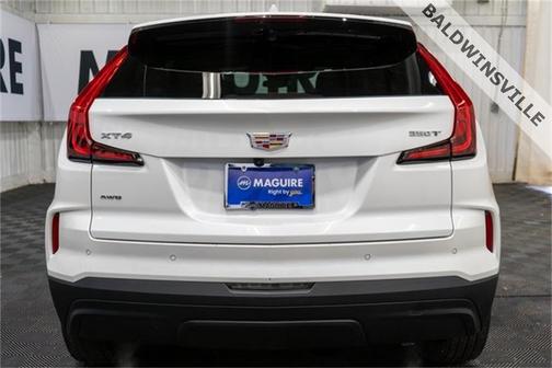 2024 Cadillac XT4 Luxury