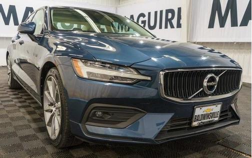 2021 Volvo S60 T5 Momentum
