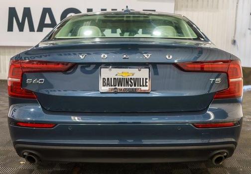 2021 Volvo S60 T5 Momentum