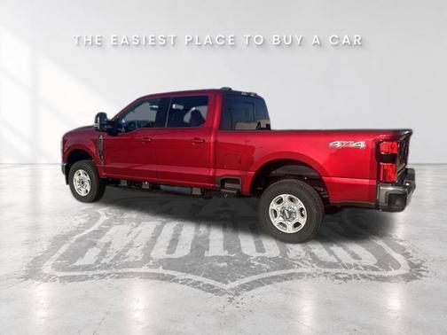 Ruby Red Metallic Tinted Clearcoat 2027 Ford F-250 XLT