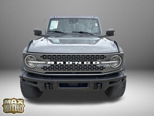 Gray Metallic 2022 Ford Bronco Badlands