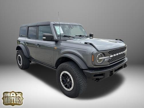Gray Metallic 2022 Ford Bronco Badlands