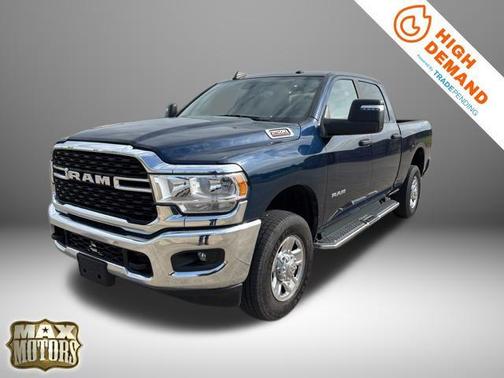 Patriot Blue Pearlcoat 2024 RAM 2500 Big Horn Crew Cab 4x4 6'4' Box