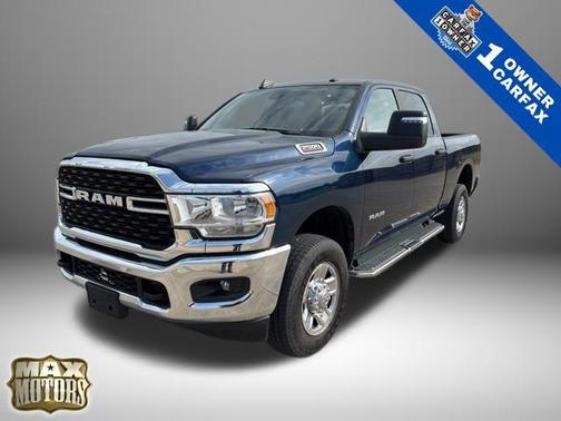 Patriot Blue Pearlcoat 2024 RAM 2500 Big Horn Crew Cab 4x4 6'4' Box