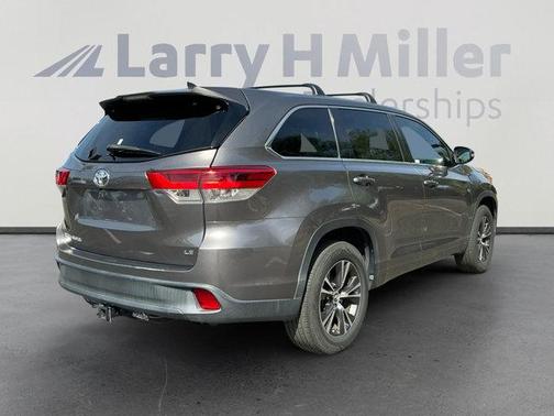 Predawn Gray Mica 2018 Toyota Highlander LE Plus