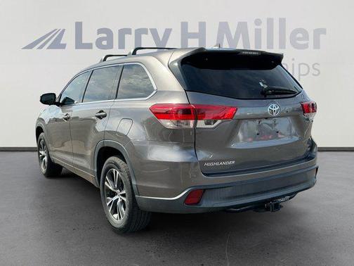 Predawn Gray Mica 2018 Toyota Highlander LE Plus