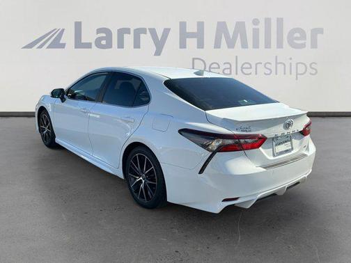 2022 Toyota Camry SE