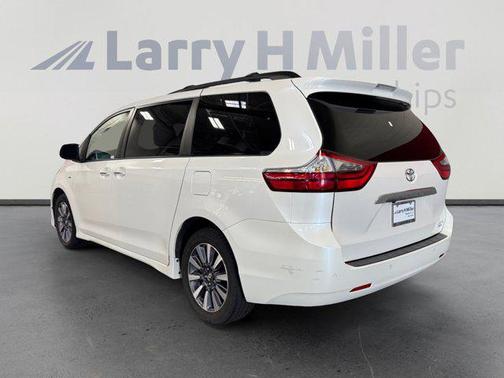 2020 Toyota Sienna XLE Premium