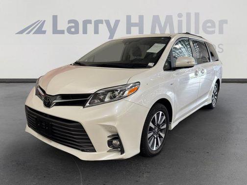 2020 Toyota Sienna XLE Premium