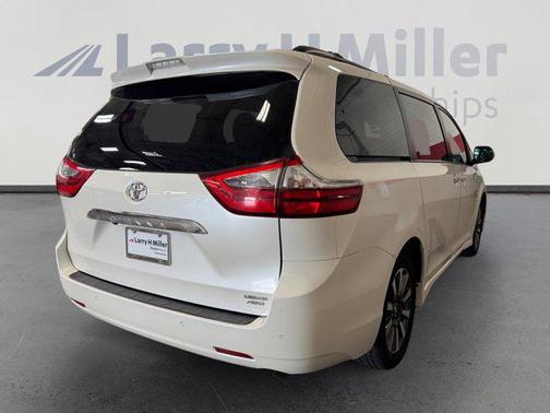 2020 Toyota Sienna XLE Premium