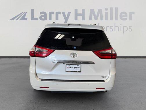 2020 Toyota Sienna XLE Premium