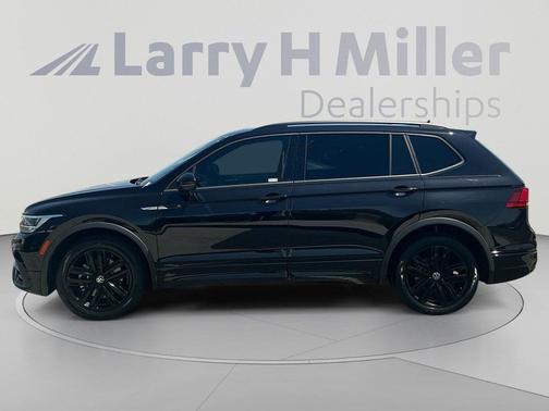 Deep Black Pearl 2022 Volkswagen Tiguan 2.0T SE R-Line Black