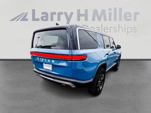 2023 Rivian R1S Adventure
