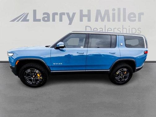 2023 Rivian R1S Adventure