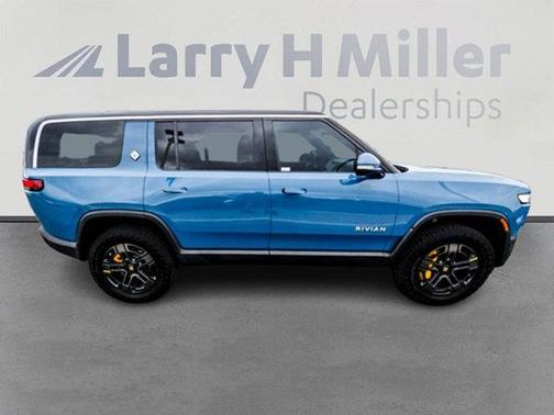 2023 Rivian R1S Adventure