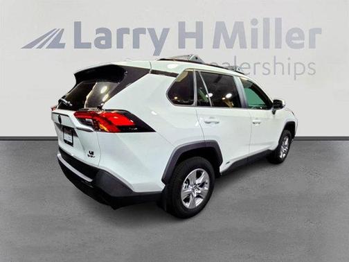 2025 Toyota RAV4 Hybrid LE