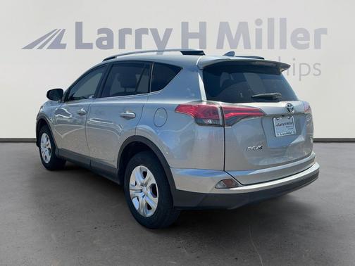 Silver Sky Metallic 2018 Toyota RAV4 LE