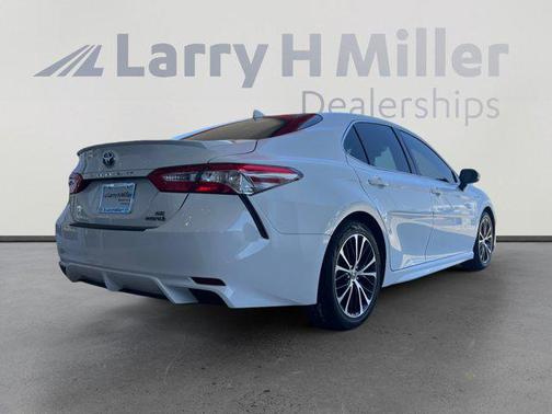2020 Toyota Camry SE