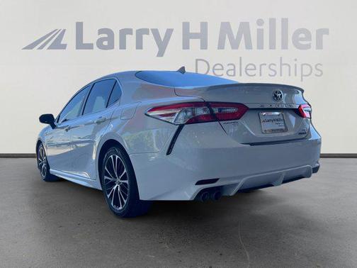 2020 Toyota Camry SE