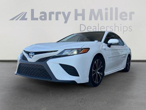 2020 Toyota Camry SE