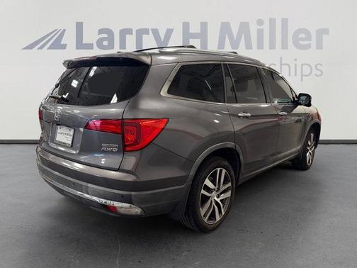 Gray 2018 Honda Pilot Touring