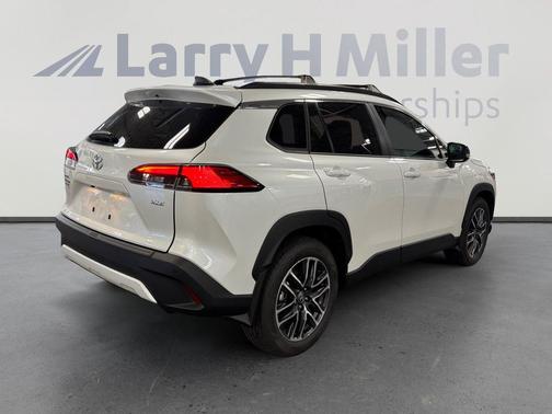 Wind Chill Pearl 2026 Toyota Corolla Cross XLE