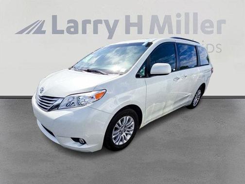 2017 Toyota Sienna XLE
