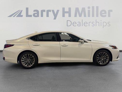 2024 Lexus ES 300h Luxury