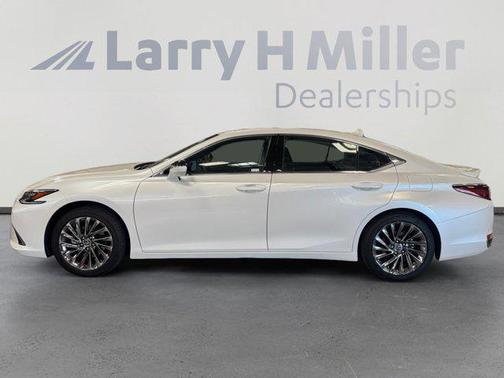 2024 Lexus ES 300h Luxury