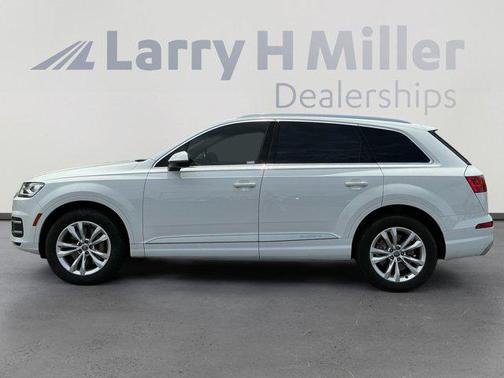 Carrara White 2019 Audi Q7 55 Premium