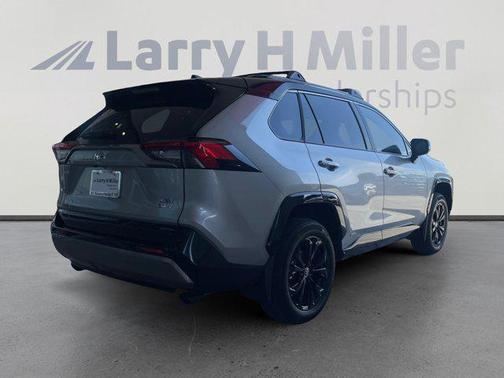 2025 Toyota RAV4 Hybrid SE