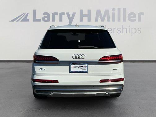 2022 Audi Q7 55 Premium