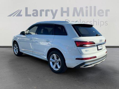 2022 Audi Q7 55 Premium